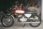 1970 Kawasaki A7 Avenger photo